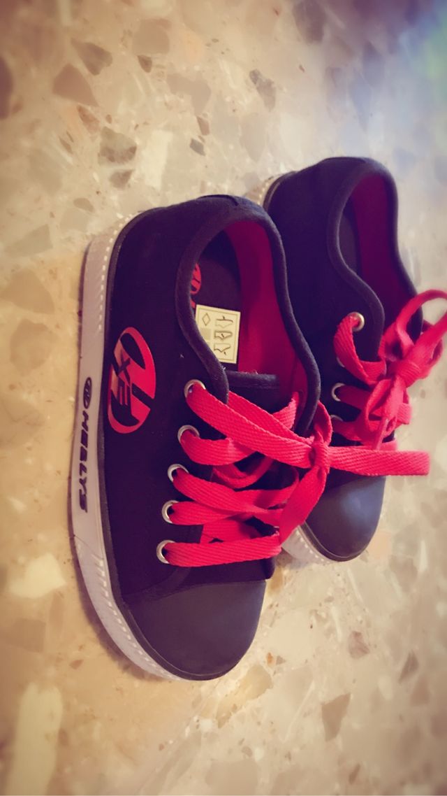 Patines. Zapatillas ruedas  Heelys
