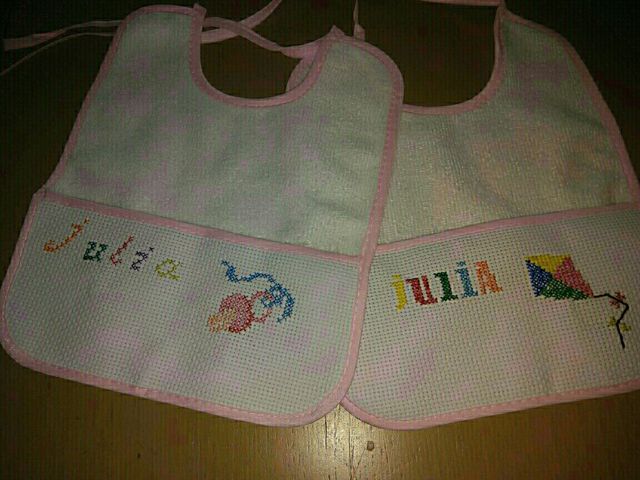 baberos con el nombre