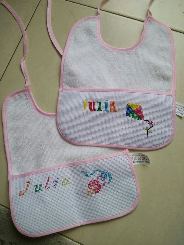 baberos con el nombre