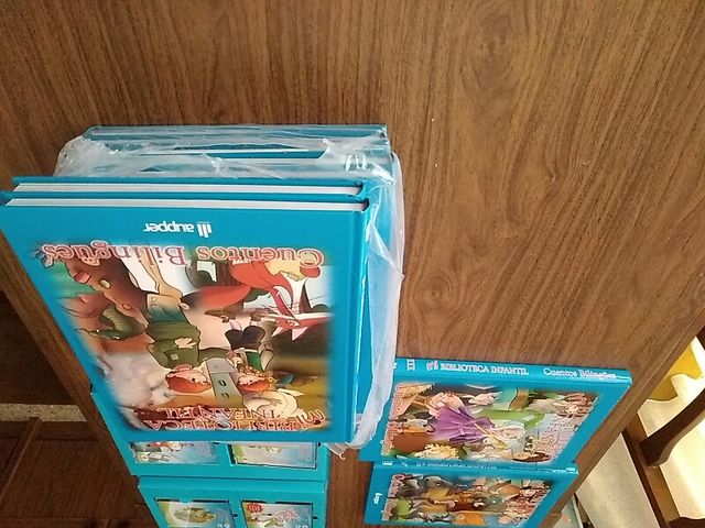 biblioteca infantil bilingues. inglés
