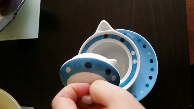 Oferta. Taza, platito y tetera porcelana