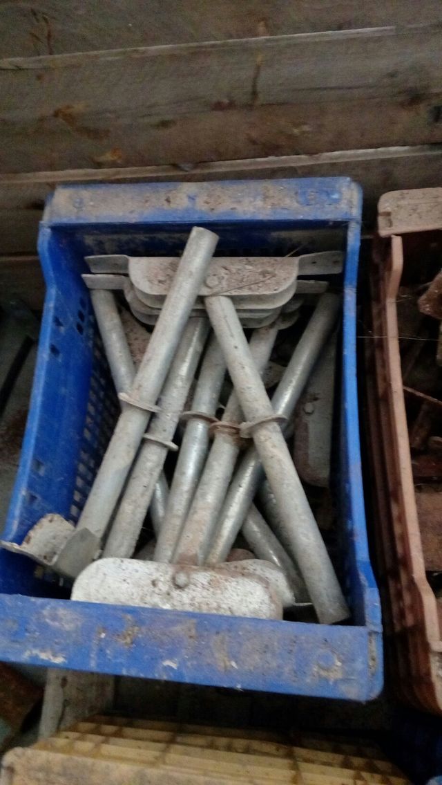 sistema articulado para encofrar apoyar puntales