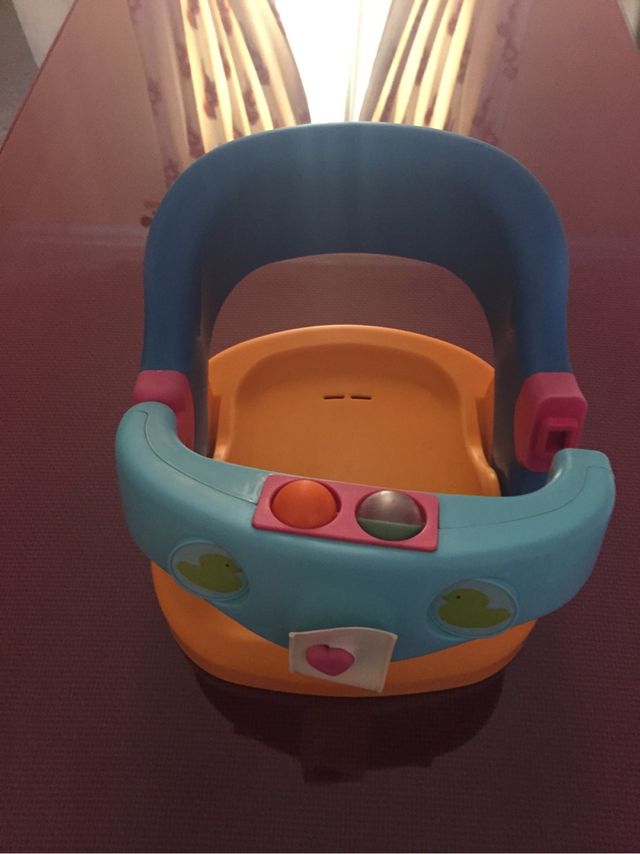 Silloncito de bebe para ducharlo