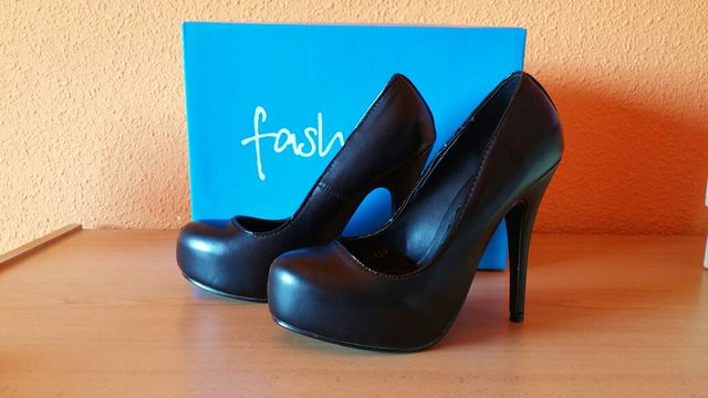 Zapatos plataforma escondida salones