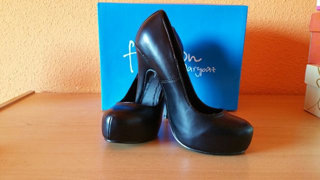 Zapatos plataforma escondida salones