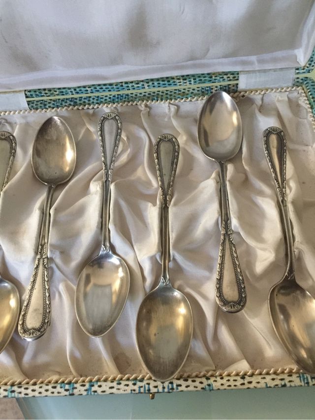 Cuberteria antigua bañada plata