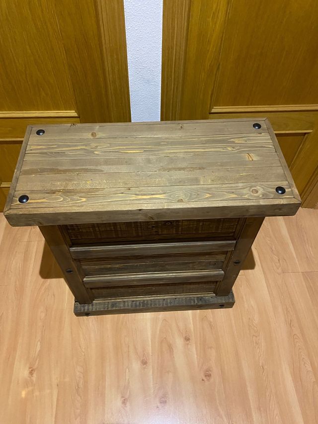 Cubre radiador ó mueble decorativo