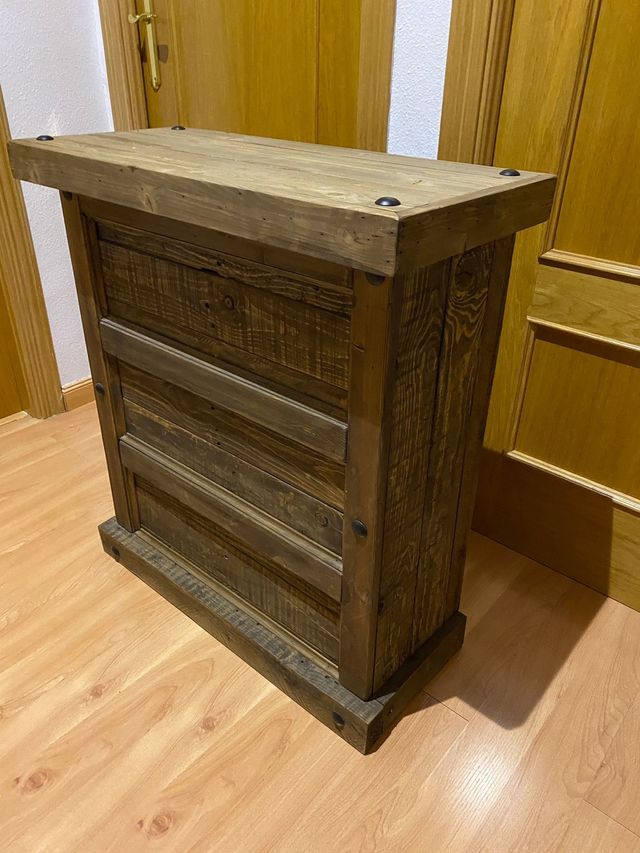 Cubre radiador ó mueble decorativo