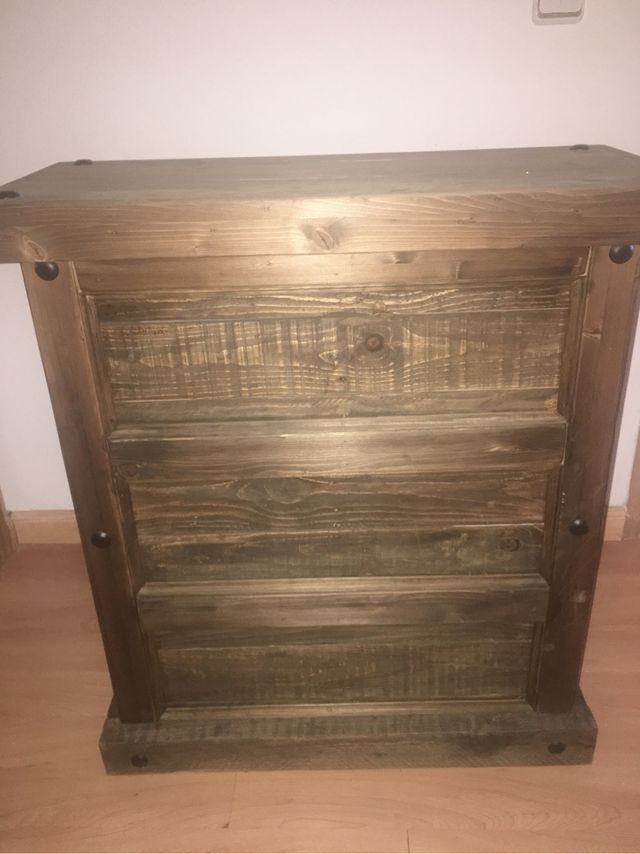 Cubre radiador ó mueble decorativo