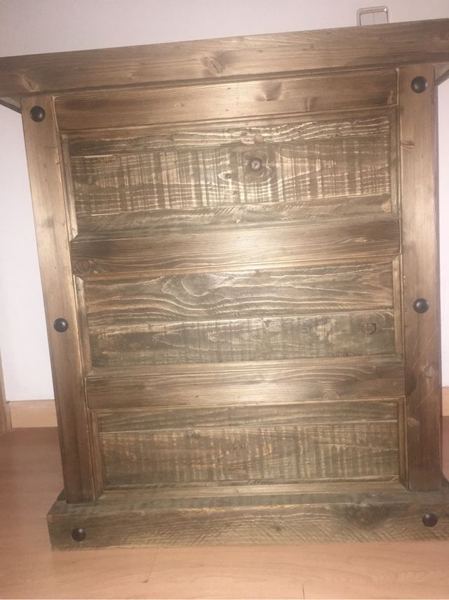 Cubre radiador ó mueble decorativo