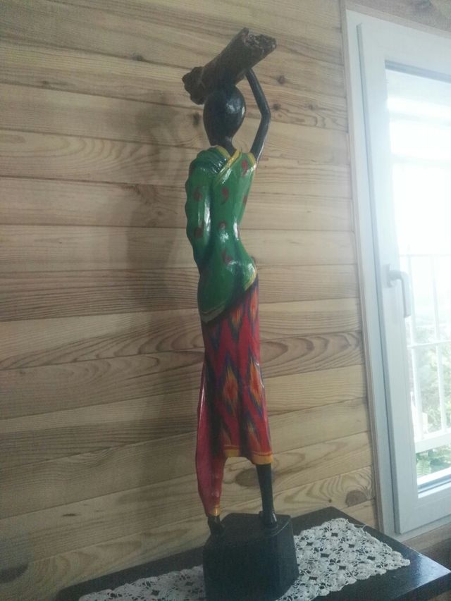 Figura original de África talla madera
