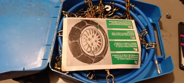 Nuevas. Cadenas de nieve 14 y 15 pulgadas.