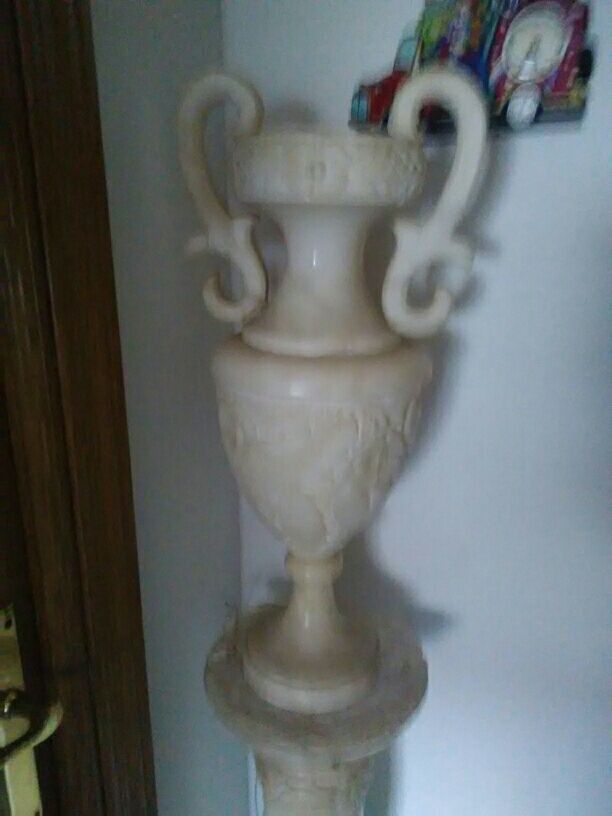 lampada a colonna in alabastro