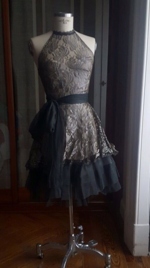 Vestido de fiesta gris y plata