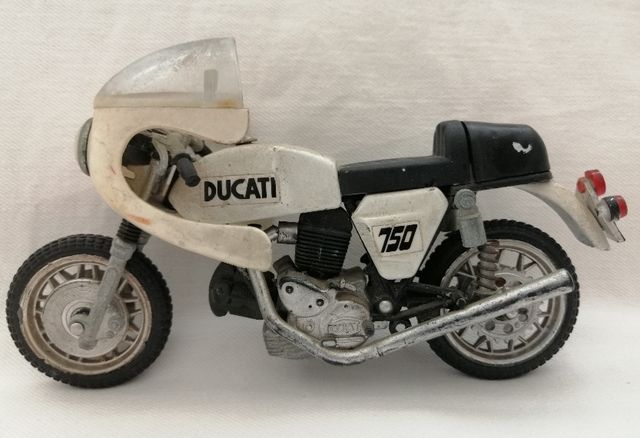 Tres Motos años 60.