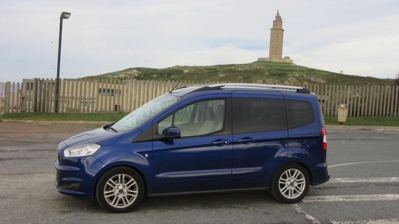 Ford Tourneo Courier 2015 - foto 1