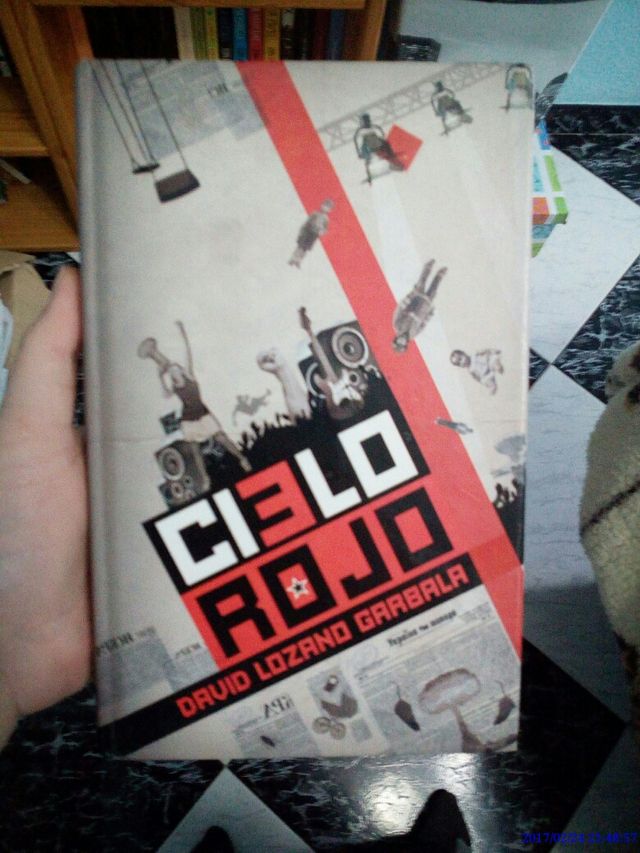 Libro cielo rojo