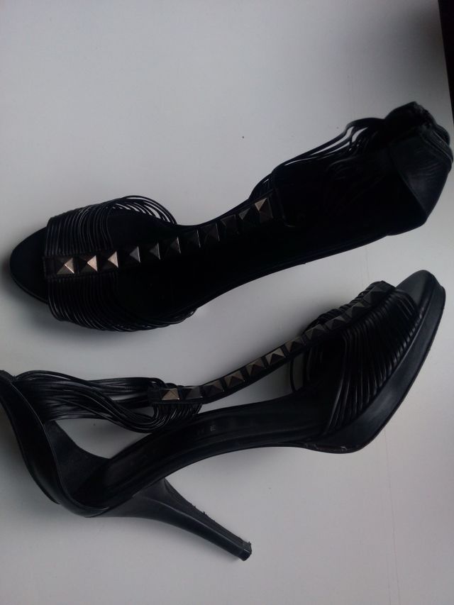 Sandalias cuero de tacón