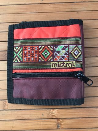 billetera mistral
