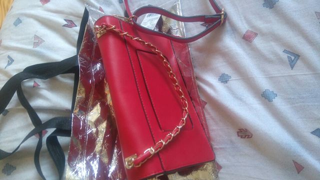 Precioso bolso rojo NUEVO