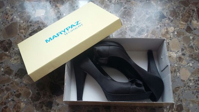 Zapatos negros de raso