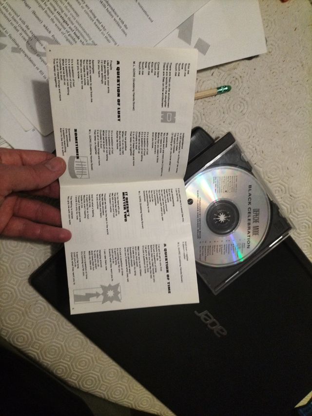 NO SON A 1€. MAS CDS EN TEXTO Q EN FOTO disco CD