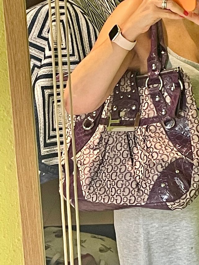 Bolso GUESS original.