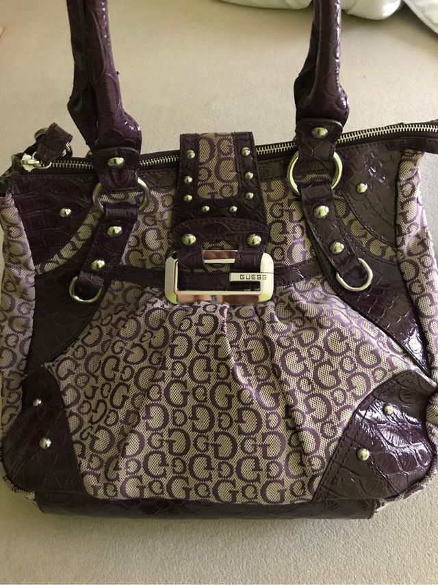 Bolso GUESS original.