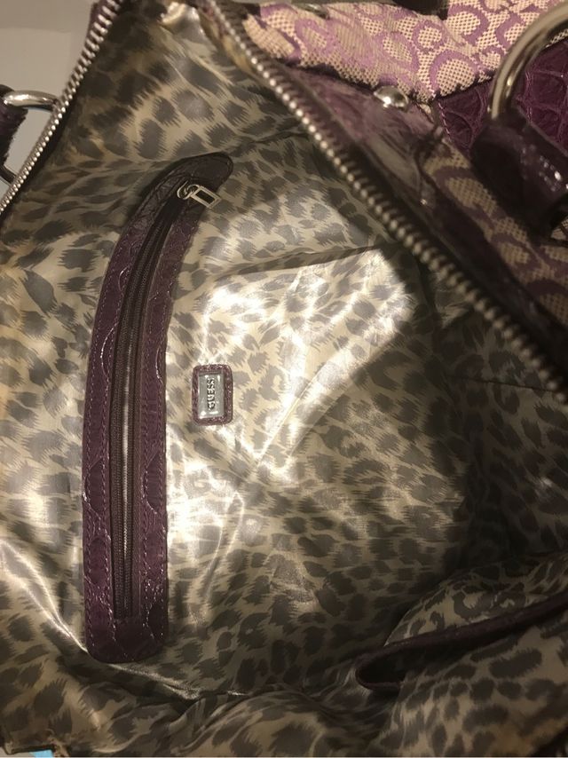 Bolso GUESS original.