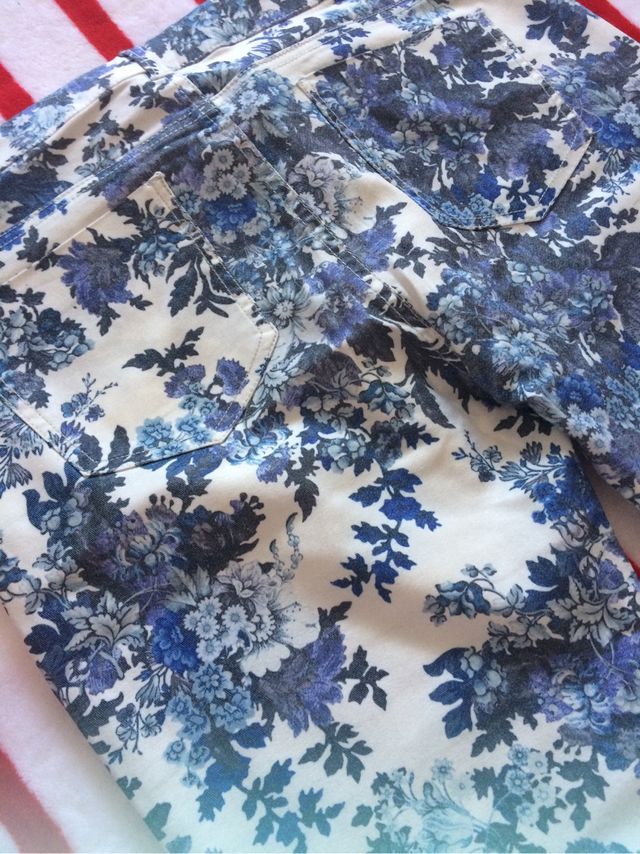 Pantalon con flores !! Lefties