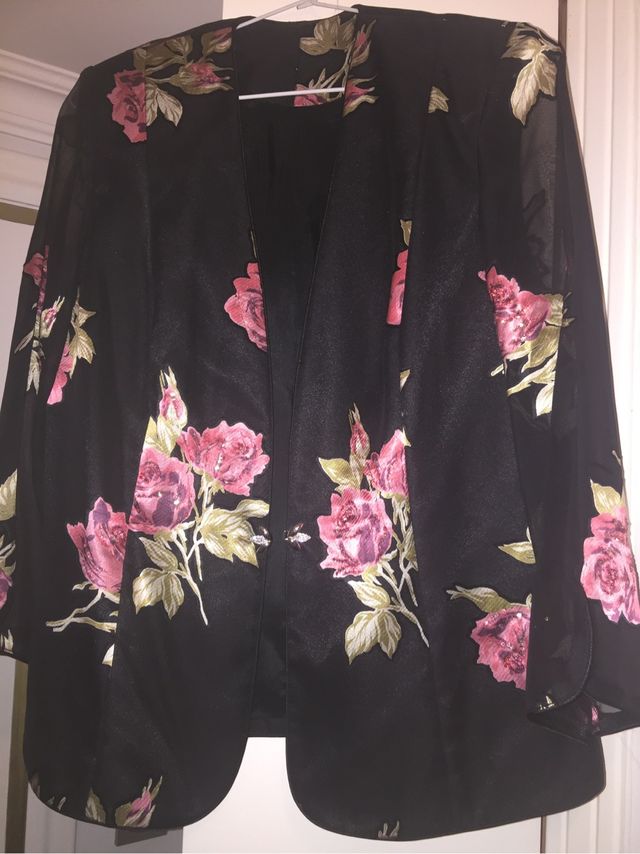 Chaqueta de fiesta o de vestir. Talla M(40-42)