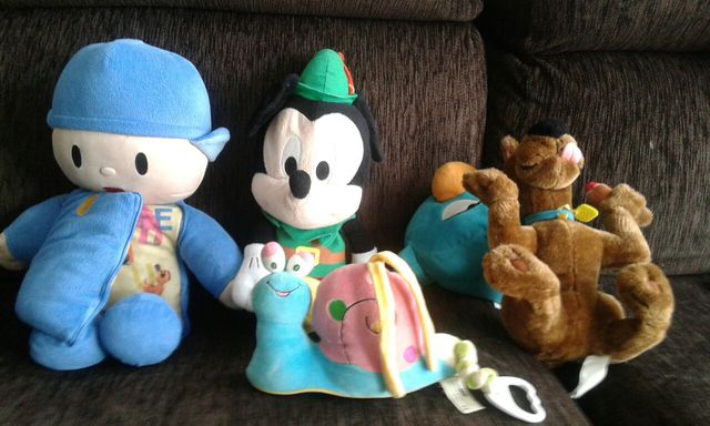 lote de peluches y diferentes juguetes hasta 20 ki