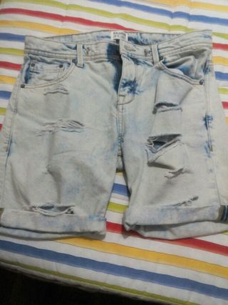 Pantalon corto vaquero de Pull Bear,talla 40 de segunda mano por 8 EUR en  Santo Tomas de Las Ollas en WALLAPOP