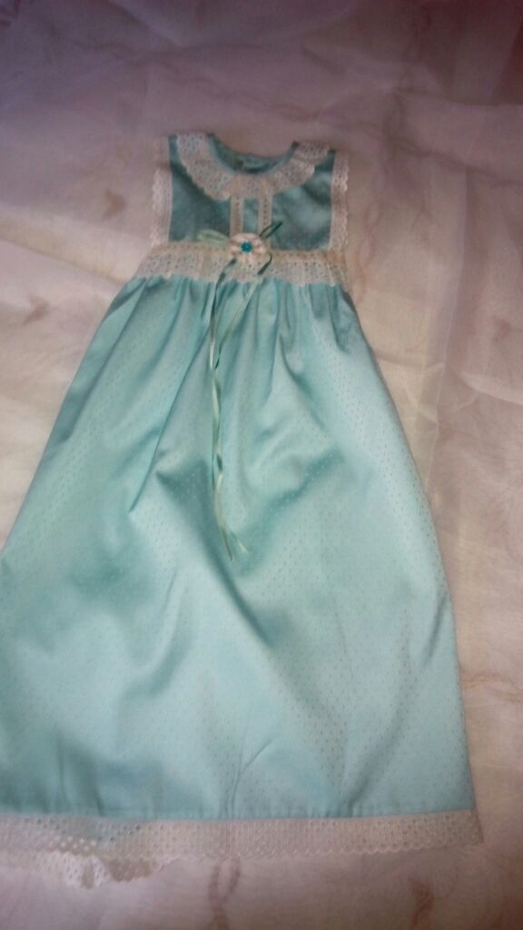 trajecito de bautizo todos por 20€,son nuevos