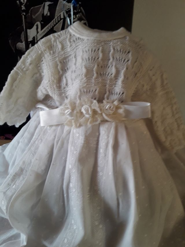 trajecito de bautizo todos por 20€,son nuevos