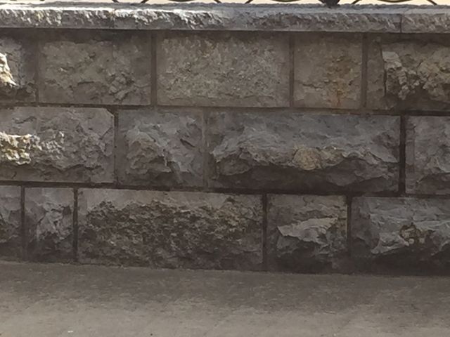 Piedra natural para fachadas de segunda mano por 1 € en León en WALLAPOP