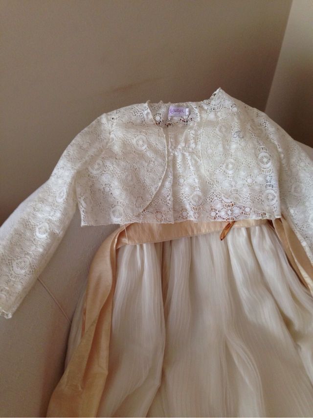 Vestido y torerita para niña ( solo una  puesta)