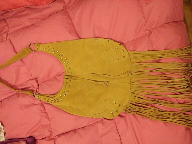 Bolso de piel con flecos