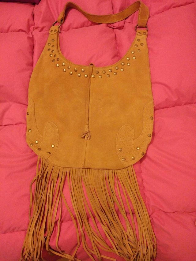 Bolso de piel con flecos