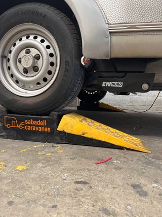 Montaje de MOVER CARAVANA / REMOLQUES