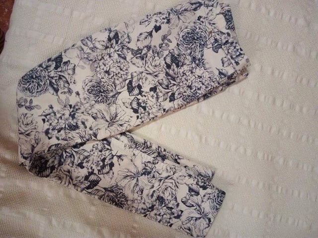 Pantalon blanco con flores