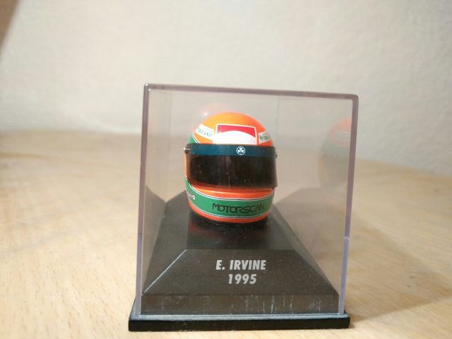 Casco Eddi Irvine modello Minichamps
