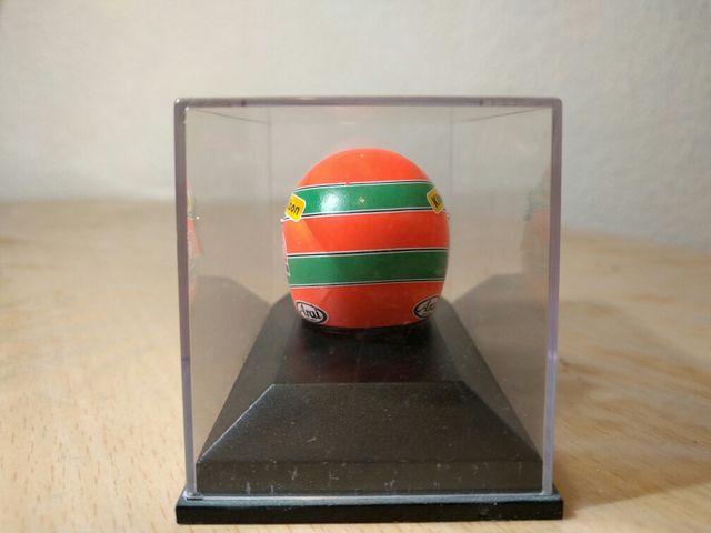 Casco Eddi Irvine modello Minichamps