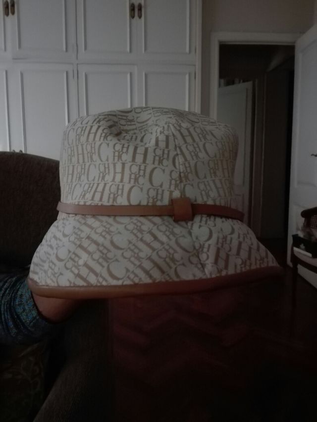 Gorro carolina herrera