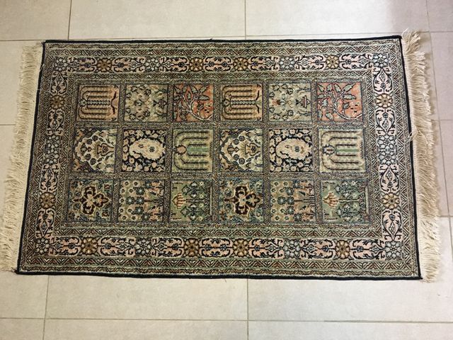 Alfombra seda india de segunda mano por 260 € en Barcelona en WALLAPOP