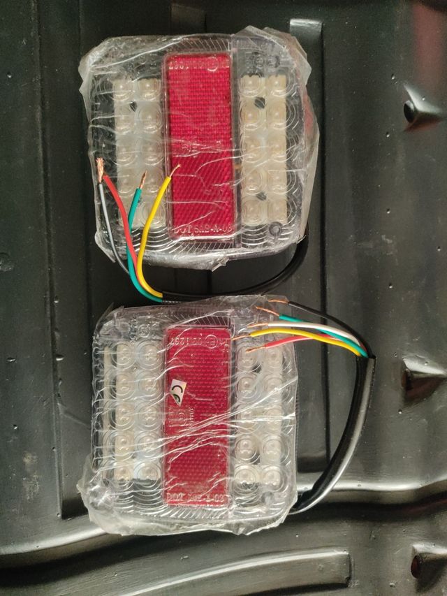 Fanali posteriori a LED.