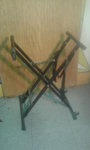 soporte para teclado o mesa