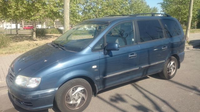 Hyundai trajet 2005