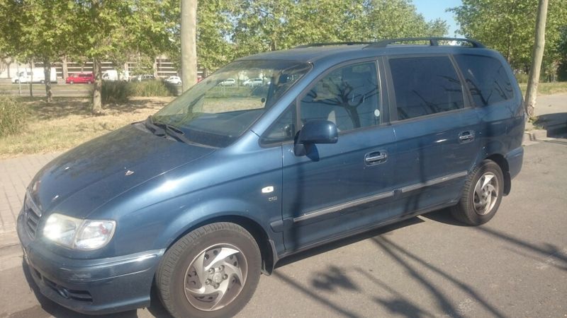 Hyundai Trajet 2005 2.0 CRDI - foto 1