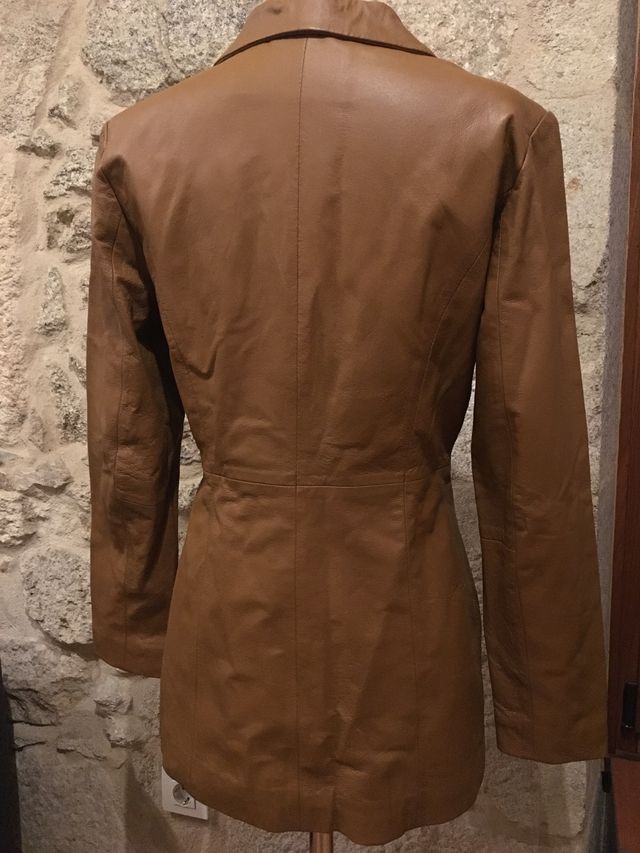 Chaqueta de cuero marrón